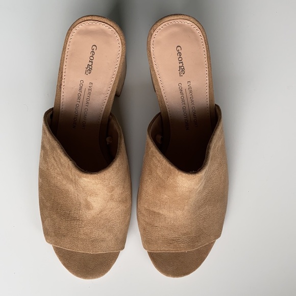 ⭐️SOLD⭐️Tan suede mule heels - Picture 3 of 3